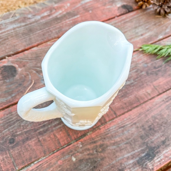 Vintage Milk Glass Pitcher by Westmoreland with Grape Design RARE - Picture 10 of 11
